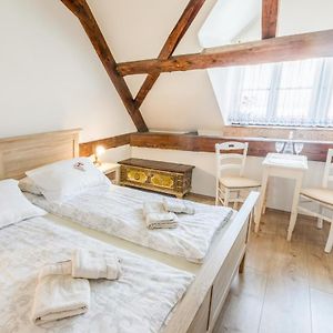 Hiša Linhart, Hotel&Restaurant